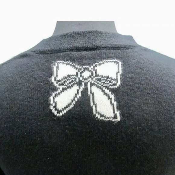 SOLD Chanel Cashmere Sweater. - Picture 5 of 7